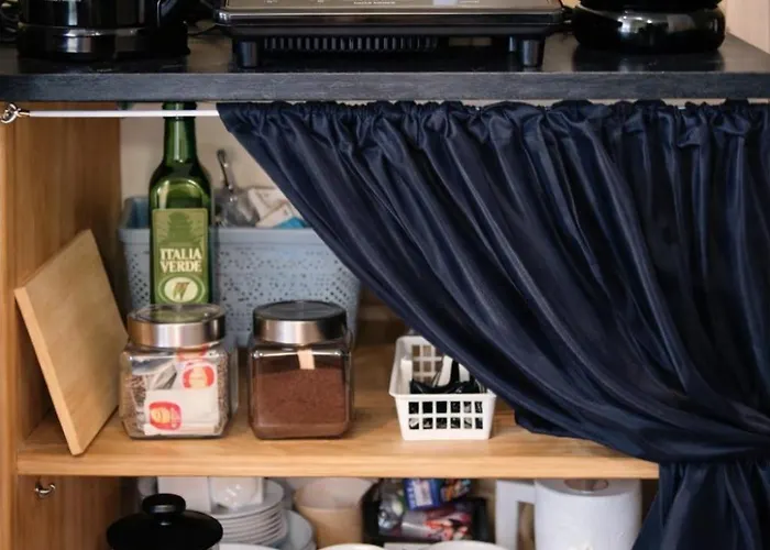 Simple Small Apartament Parnawa